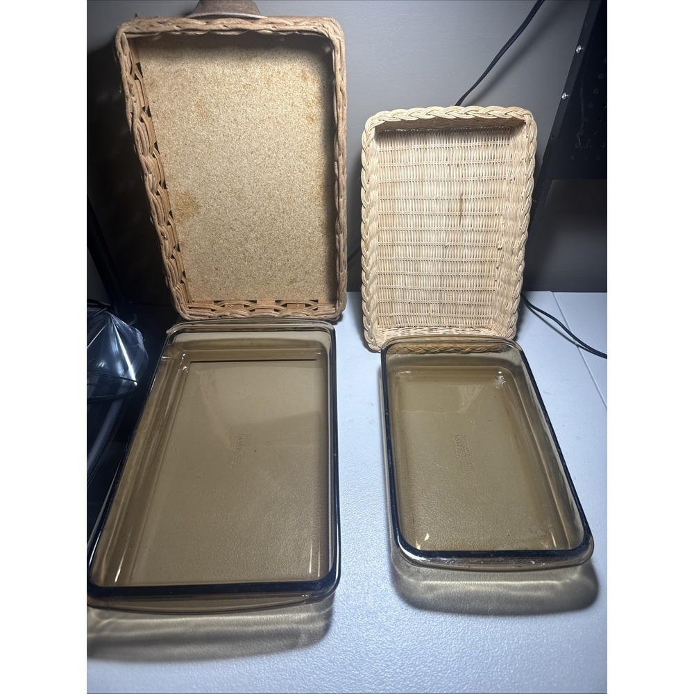 PYREX 2 Baking‎ Dish Set Amber Brown #233 and 232-N Rectangle w/Wicker Trays VTG